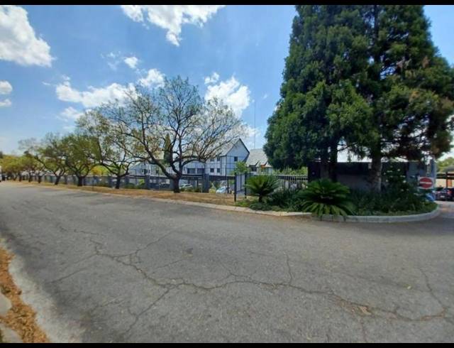 2 BEDROOM APARTMENT FOR SALE IN SUNNINGHILL